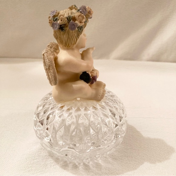 Cherub on Crystal Trinket Jewelry Bowl - Picture 6 of 6